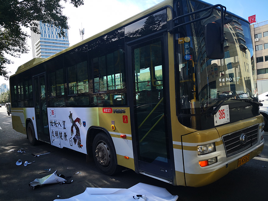 哈尔滨385路公交车广告